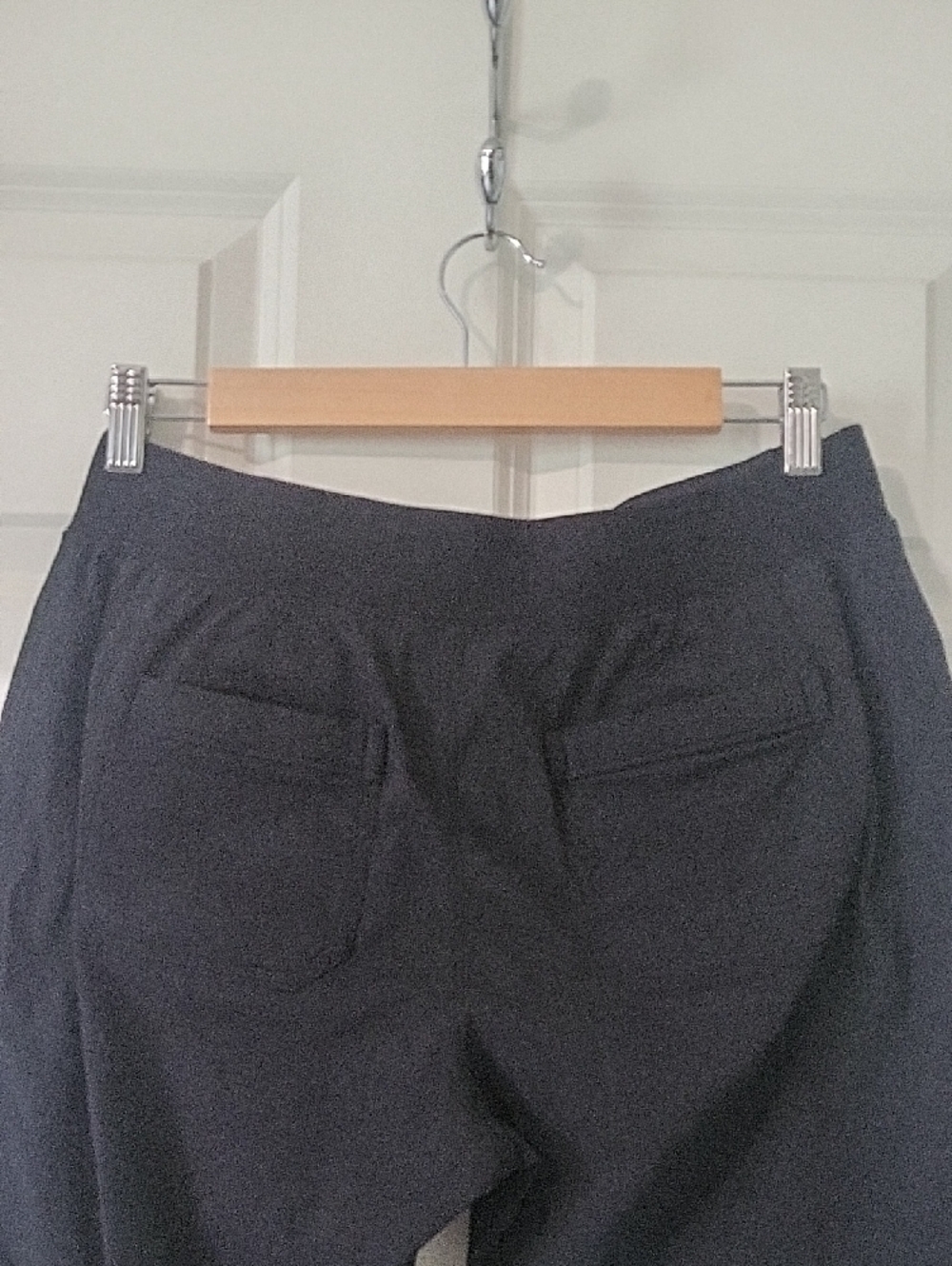 Women’s Athleta Trekkie Jogger Pants Size 8 Black Athletic Travel Pants - Picture 9 of 11